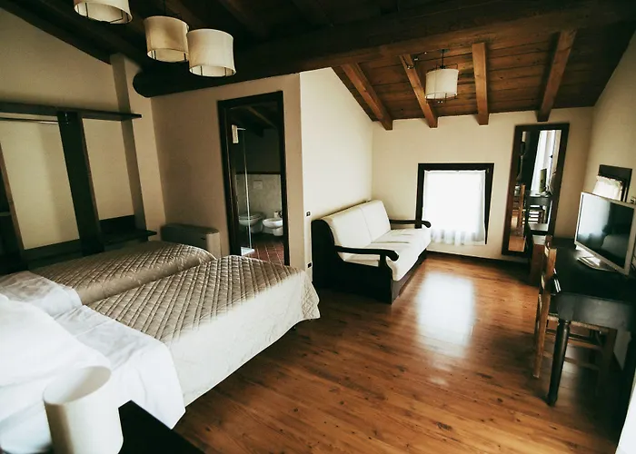 农家乐 寇德艾博酒店 *